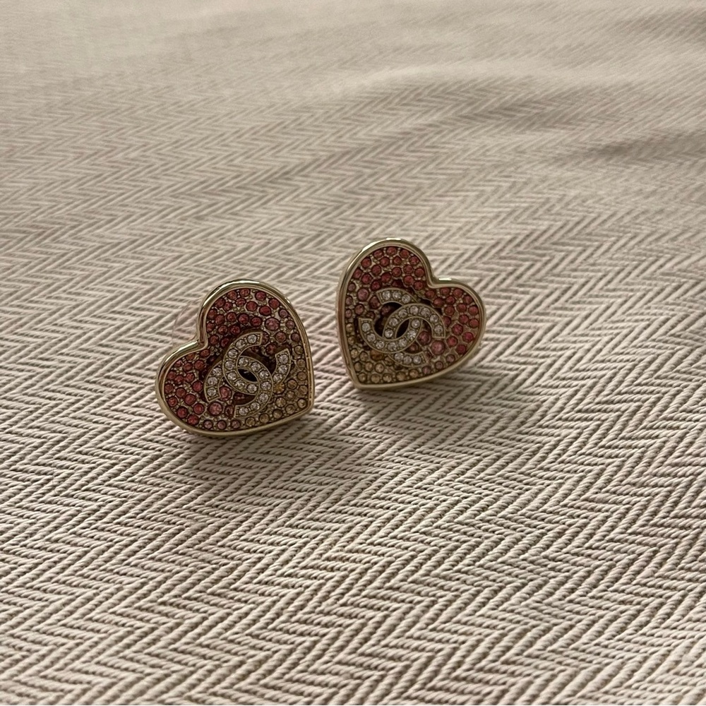Sparkling shining earrings stud
